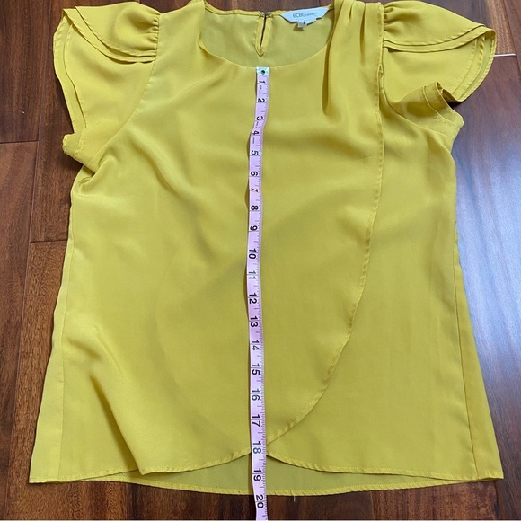 BCBGeneration Women's Mustard Yellow Tulip Overlay Front Flutter Sleeves XSmall - Picture 6 of 7